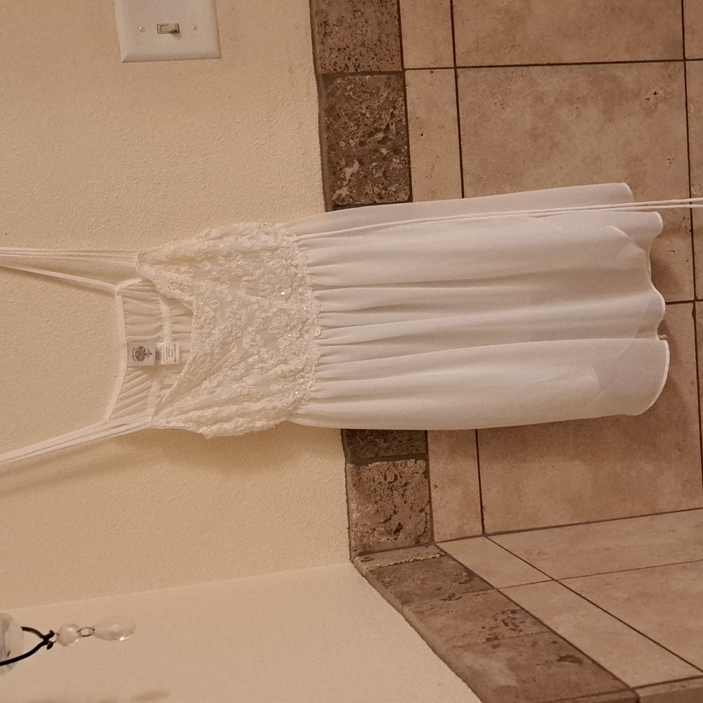 In Bloom White Babydoll Nightgown & Robe Set – Women’s Size Medium, Elegant Slee